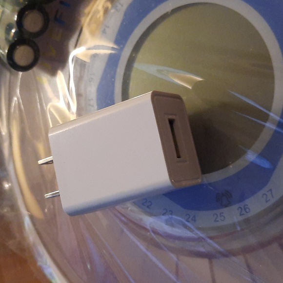 Livefine WiFi Automatic Pill Dispenser - Picture 5 of 5